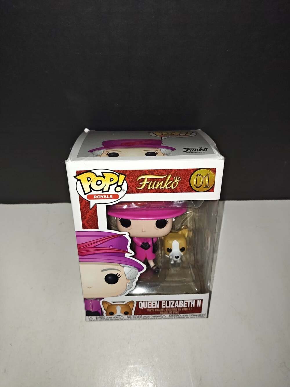 Funko Pop Royals The Royal Family Queen Elizabeth II With Corgi #01 Vinyl Figure
